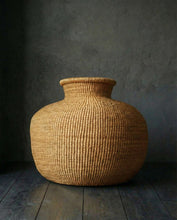 Load image into Gallery viewer, Bolga Round Wave Basket 07