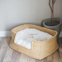 Load image into Gallery viewer, bolga dog basket bed 3