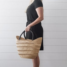 Load image into Gallery viewer, straw tote bag natural