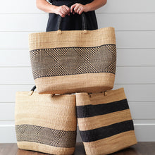 Load image into Gallery viewer, straw bag basket