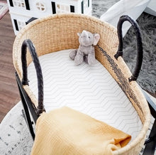 Load image into Gallery viewer, moses basket cradle