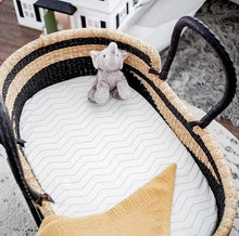 Load image into Gallery viewer, Moses bassinet - Baby Crib bassinet